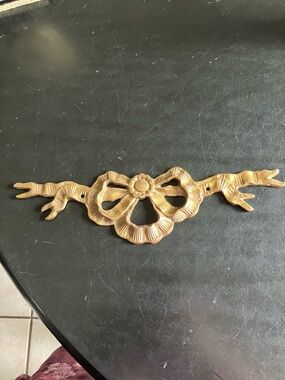 Ornate Bow Accent Hardware in Gold Tone
